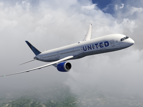United 787-10 Flight to Long Beach