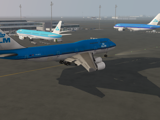 KLM458 Taxiing to 09